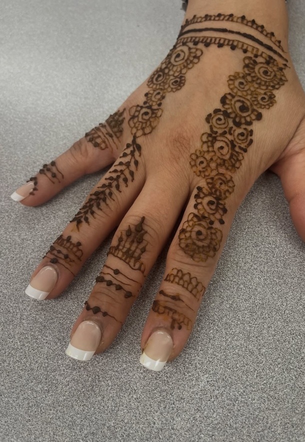 Floral henna design by Suhani Henna