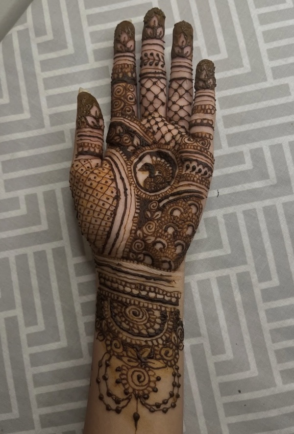 Detailed henna design by Suhani Henna